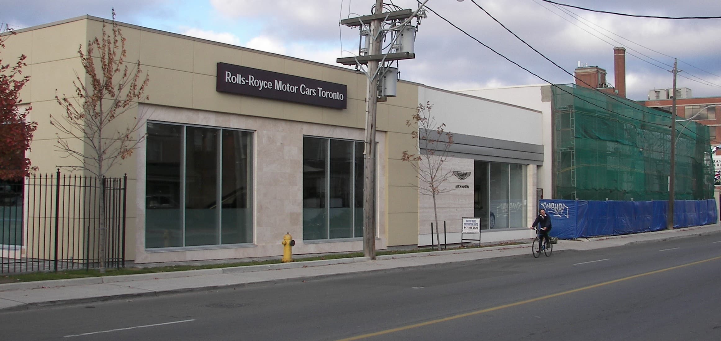 Dealership & Showroom Facades